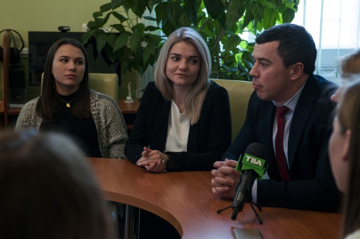 – Це соромно, коли тобі кажуть "Хав а ю?", а ти стоїш як верблюд, – чернівецький суддя