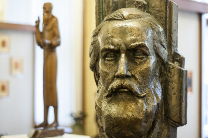 У Чернівцях відкрилася виставка скульптури Володимира Гамаля