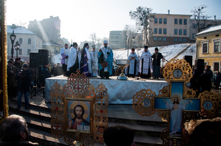 На площі Пресвятої Марії освятили воду
