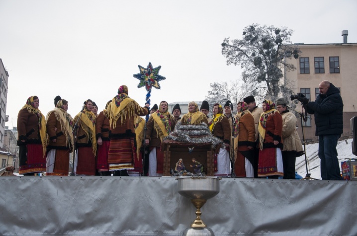 У Чернівцях відбувся фестиваль «Майданівської колядки»