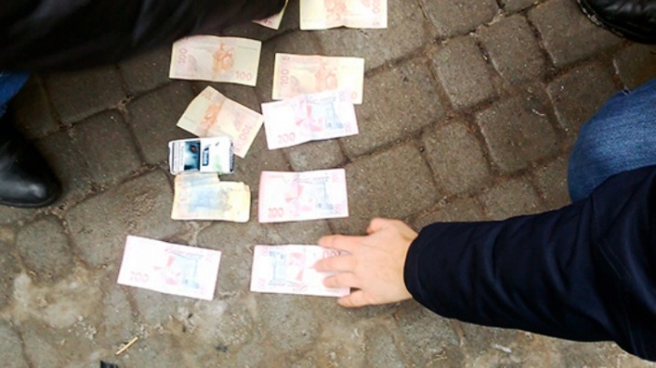 У Чернівцях затримали зловмисника, котрий шантажував підприємця «Калинівського ринку»