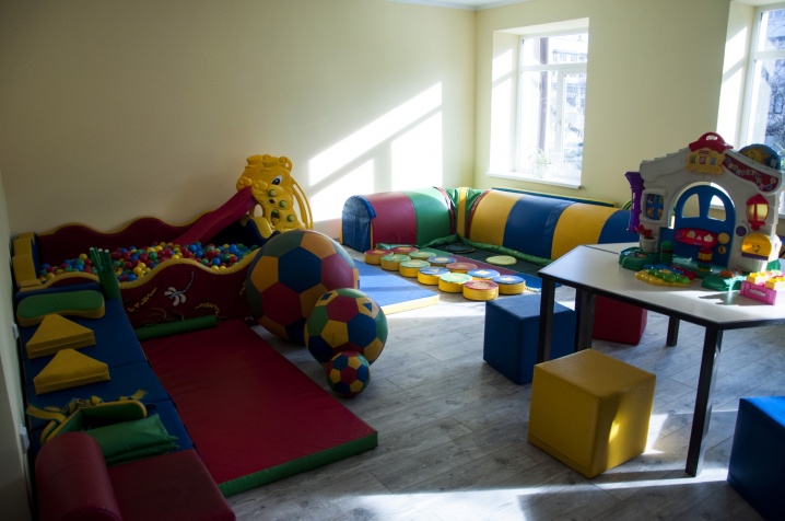 У Чернівцях відкрили лікувальний басейн для діток з особливими потребами