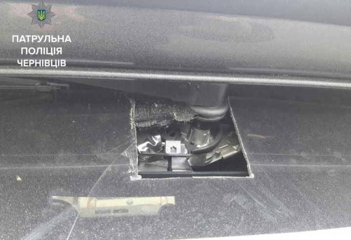 Чернівецькі поліціянти знайшли викрадений автомобіль