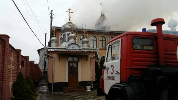 На Заставнівщині загорівся монастир