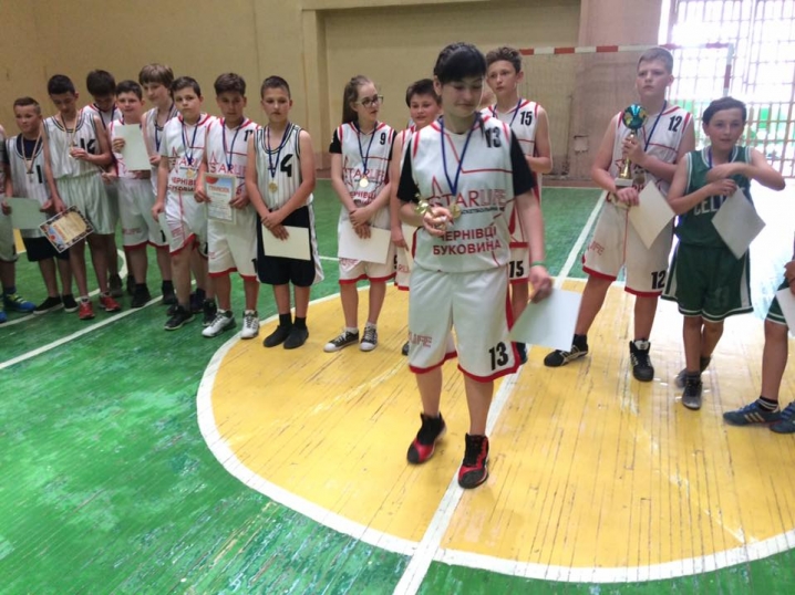 У Чернівцях провели баскетбольний турнір пам'яті учасника АТО Олександра Петрищука