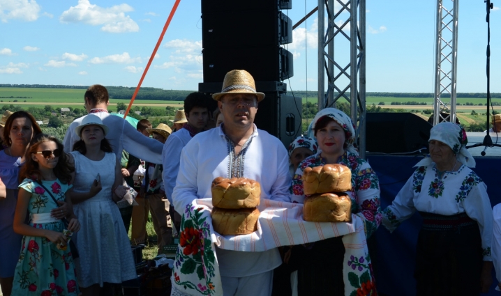 На Хотинщині завершився фестиваль «Бессарабський колорит»