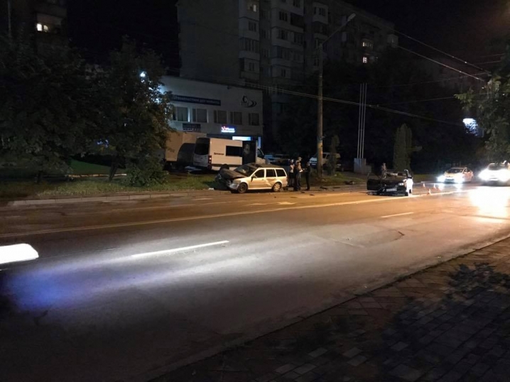 На вулиці Героїв Майдану зіштовхнулися дві автівки