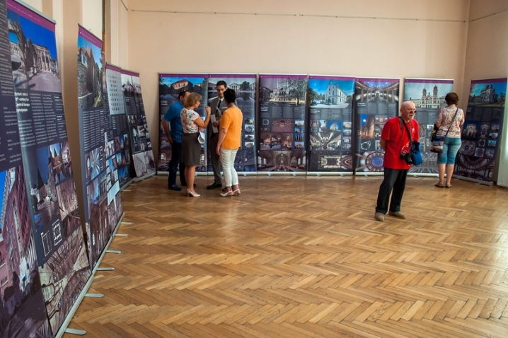 У Чернівцях - виставка фоторобіт Рудольфа Клейна, присвячена синагогам Європи