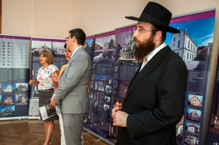 У Чернівцях - виставка фоторобіт Рудольфа Клейна, присвячена синагогам Європи
