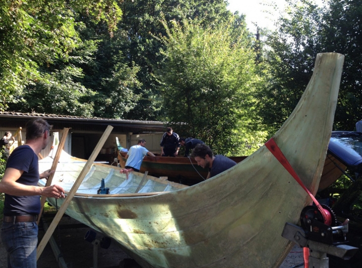 На Буковині майстри з Німеччини та Данії збудують човни вікінгів