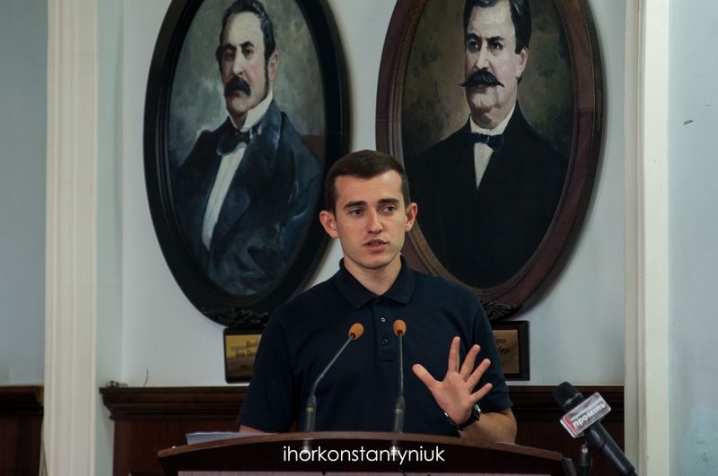 Сесія міськради у фотографіях