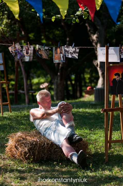 У парку «Жовтневому» вперше відбувся мистецький пікнік «SVITLО»