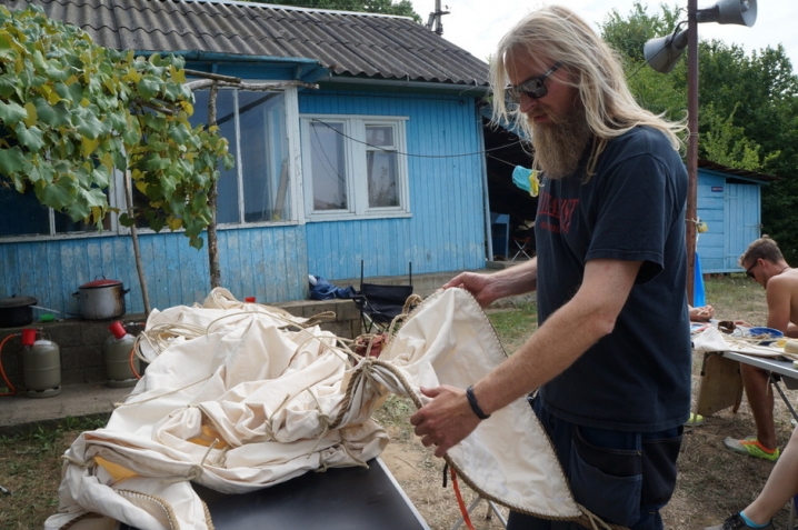 У Новодністровську німці та данці реконструювали справжній човен вікінгів