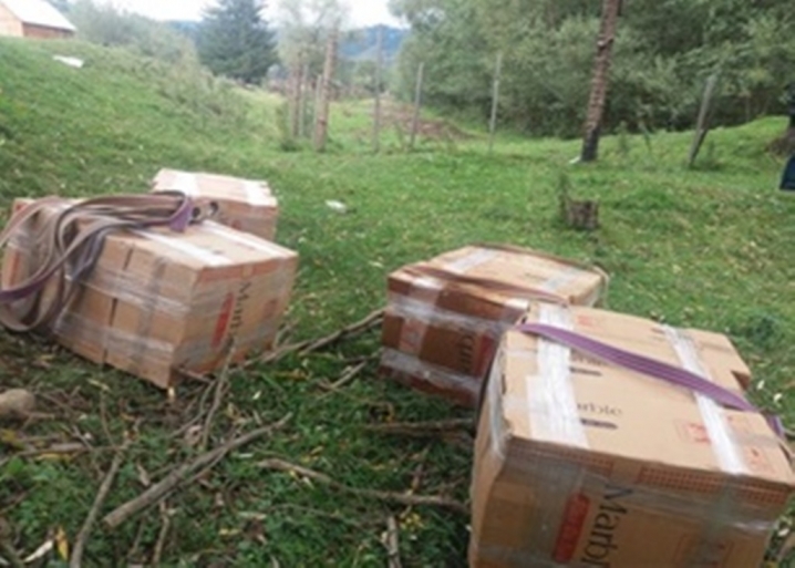 Через українсько-румунський кордон намагалися переправити 16 ящиків контрабандних сигарет