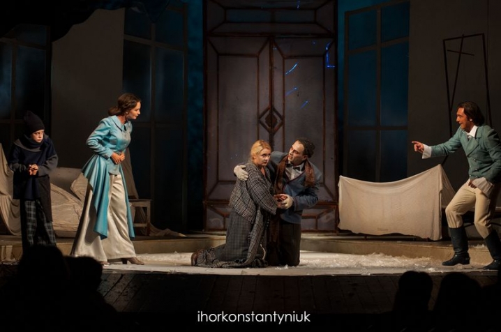 Чернівецький драмтеатр відкрив театральний сезон виставою «Слуги і сніг»