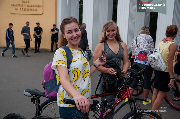 У Чернівцях відбувся велопарад дівчат