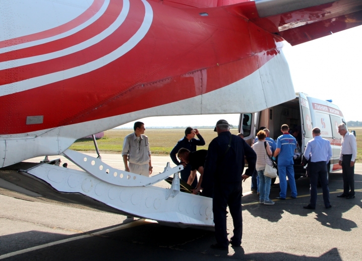 Гонщика, що постраждав у аварії під час ралі, літаком відправили у Одесу