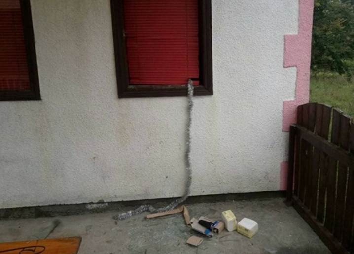 На Кельменеччині зловмисник розбив вікно у крамниці та викрав звідти майно