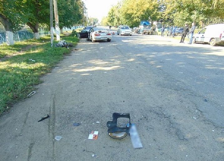 На Новоселиччині автівка зіштовхнулася із мотоциклом
