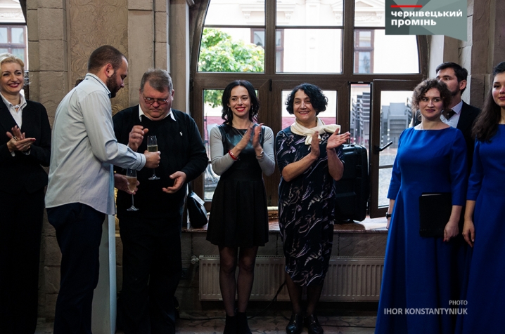 На Кобилянської під хоровий спів та джаз офіційно відкрили другу частину Центру культури «Вернісаж»