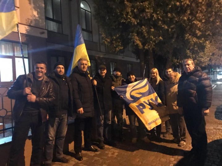 Представники «Руху нових сил» влаштували у Чернівцях автопробіг Представники «Руху нових сил» влаштували у Чернівцях автопробіг