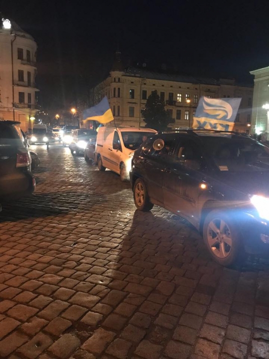 Представники «Руху нових сил» влаштували у Чернівцях автопробіг Представники «Руху нових сил» влаштували у Чернівцях автопробіг