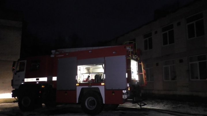 Вогонь охопив 9 квадратних метрів - рятувальники розповіли подробиці пожежі у школі