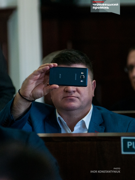 Сесія міськради у фотографіях