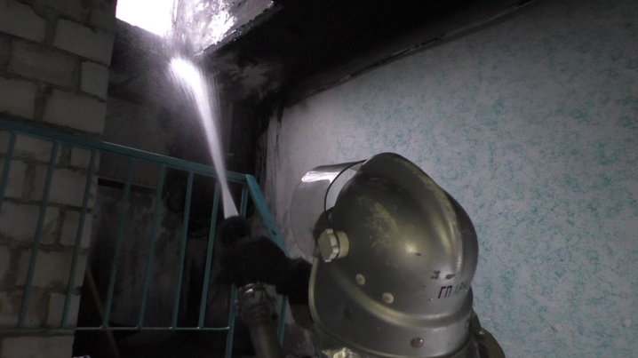 На Кіцманщині через сильно натоплену піч загорівся будинок