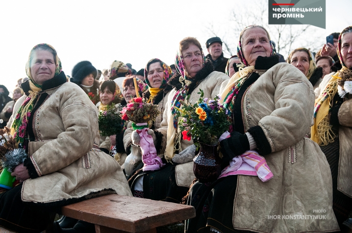Сотні буковинців завітали у Чернівці на свято щедрівок та колядок