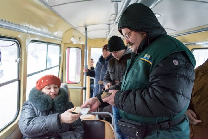 Сьогодні ввечері можна побачити Каспрука в образі кондуктора