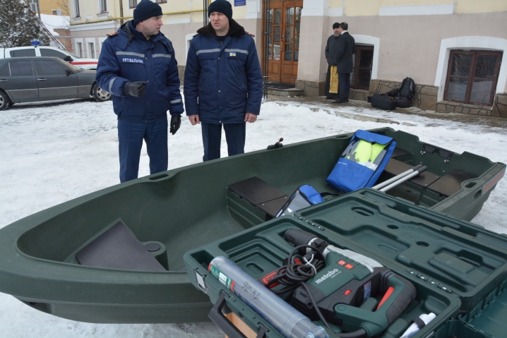 Буковинські рятувальники отримали 4 нових сучасних автомобілі