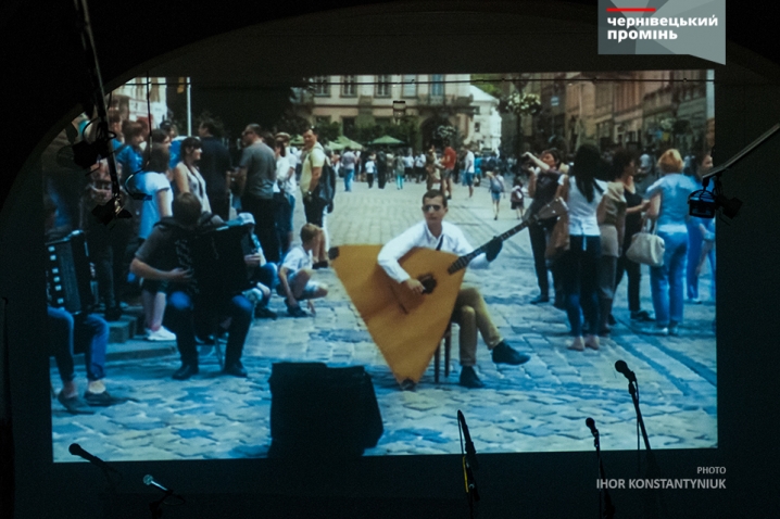 Італійський співак презентував у Чернівцях пісню, присвячену Україні і перемозі