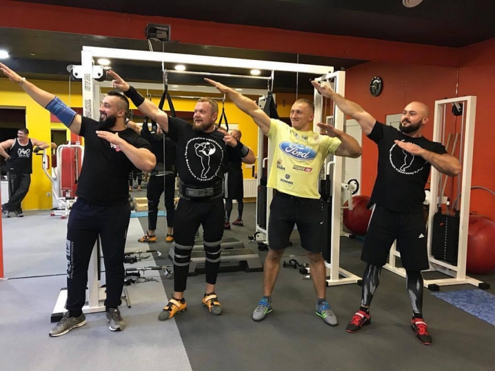 Буковинський силач одним з перших записався добровольцем в АТО