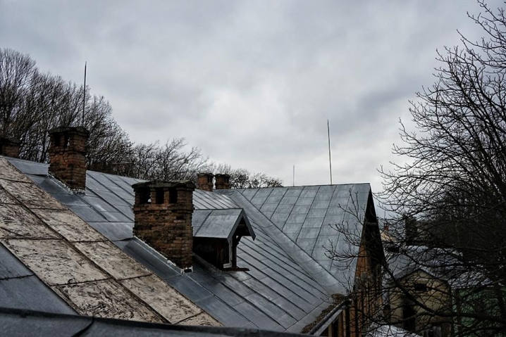 Чернівчанка опублікувала приголомшливі фото з дахів міста