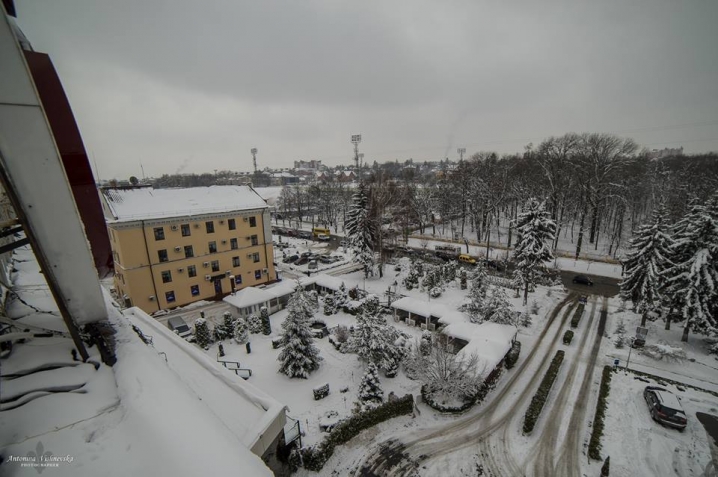 Чернівчанка опублікувала приголомшливі фото з дахів міста