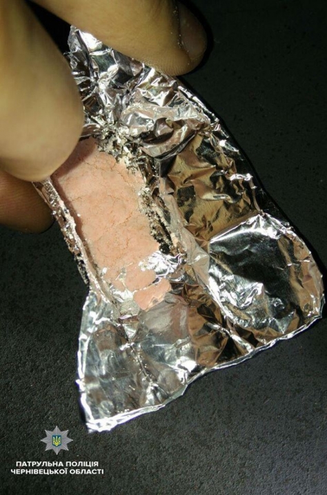 На вулиці Руській поліцейські знайшли у водія наркотики