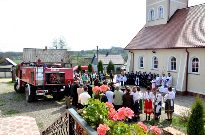 Поляки подарували буковинському селу пожежний автомобіль