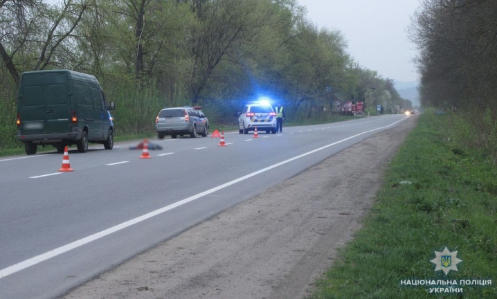 На Буковині під колесами мікроавтобуса загинув житель Тернопільщини
