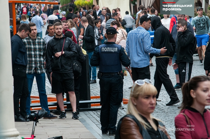 Націоналісти зірвали «Фестиваль рівності» у Чернівцях