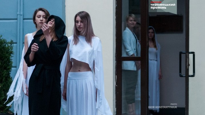 Чернівецька дизайнерка одягу презентувала свою нову колекцію
