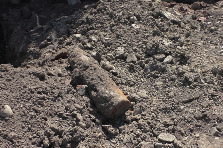 На вулиці Гагаріна знайшли артилерійський снаряд