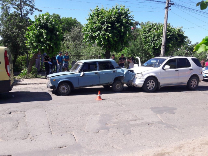 На Сторожинецькій зіткнулися три автомобілі