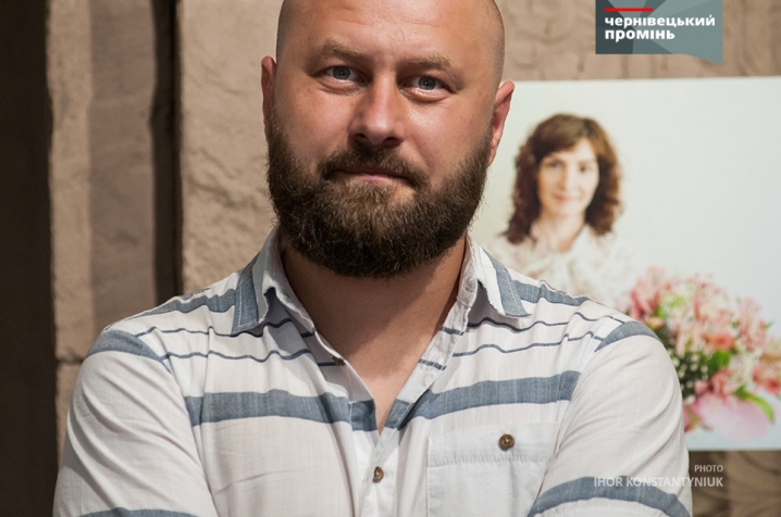 Степан Карачко презентував у Чернівцях виставку фотопортретів