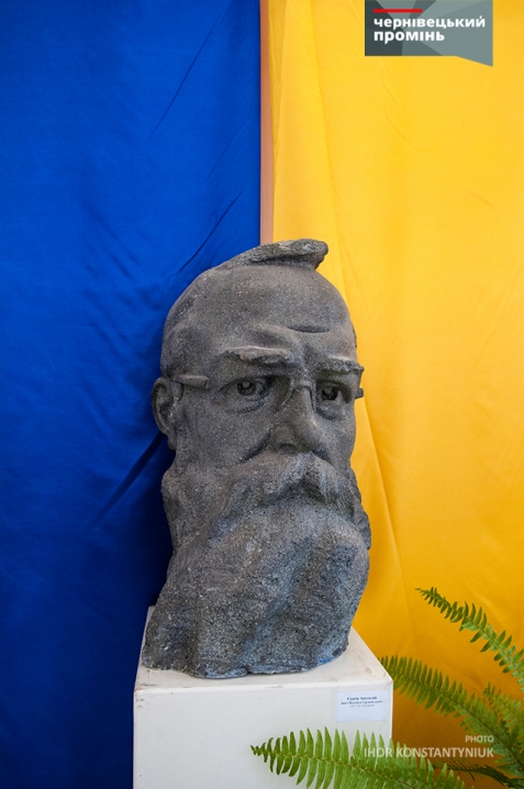 У Чернівцях до Дня Незалежності відкрилася виставка живопису та скульптур