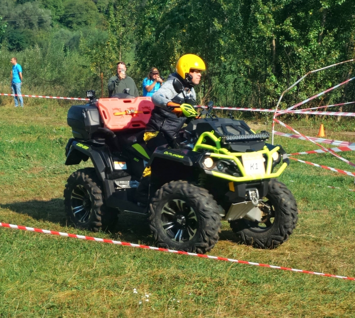 Мотоциклісти у Вижниці долають «шлях мольфара»