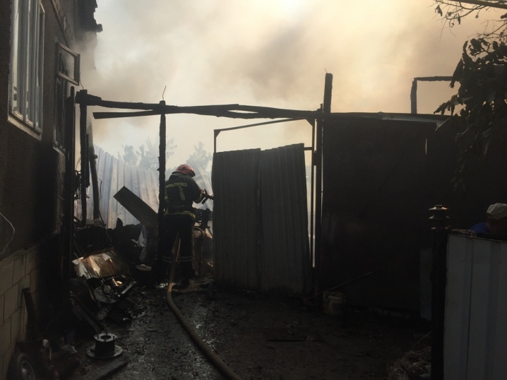 У Ломачинцях через пожежу у підвалі ледь не згорів житловий будинок