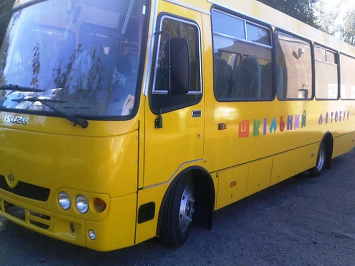 Новоселицька громада отримала новий шкільний автобус
