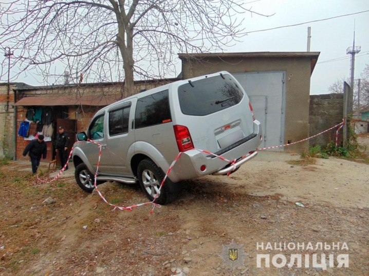На чужому авто з награбованим майном п’яний парубок у Чернівцях потрапив у ДТП