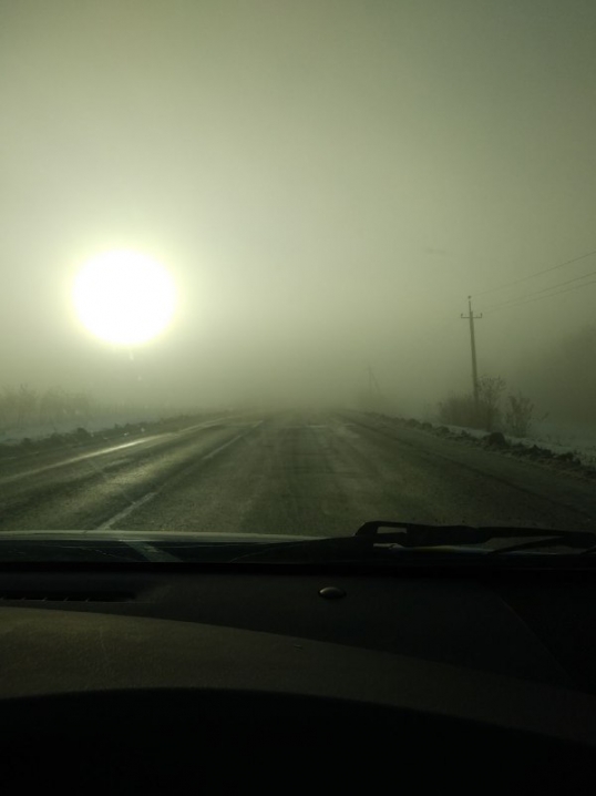 Водіїв попереджають про сильну ожеледь і туман на дорогах Буковини